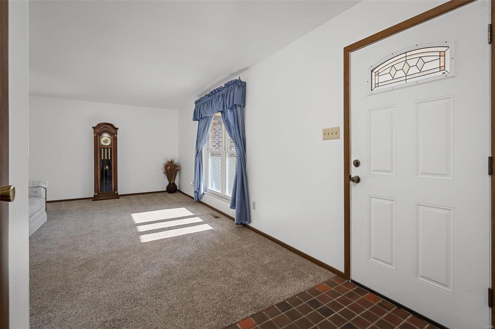 2227 Olde Winery Road St. Louis, MO 63129 - Photo 3 of 39