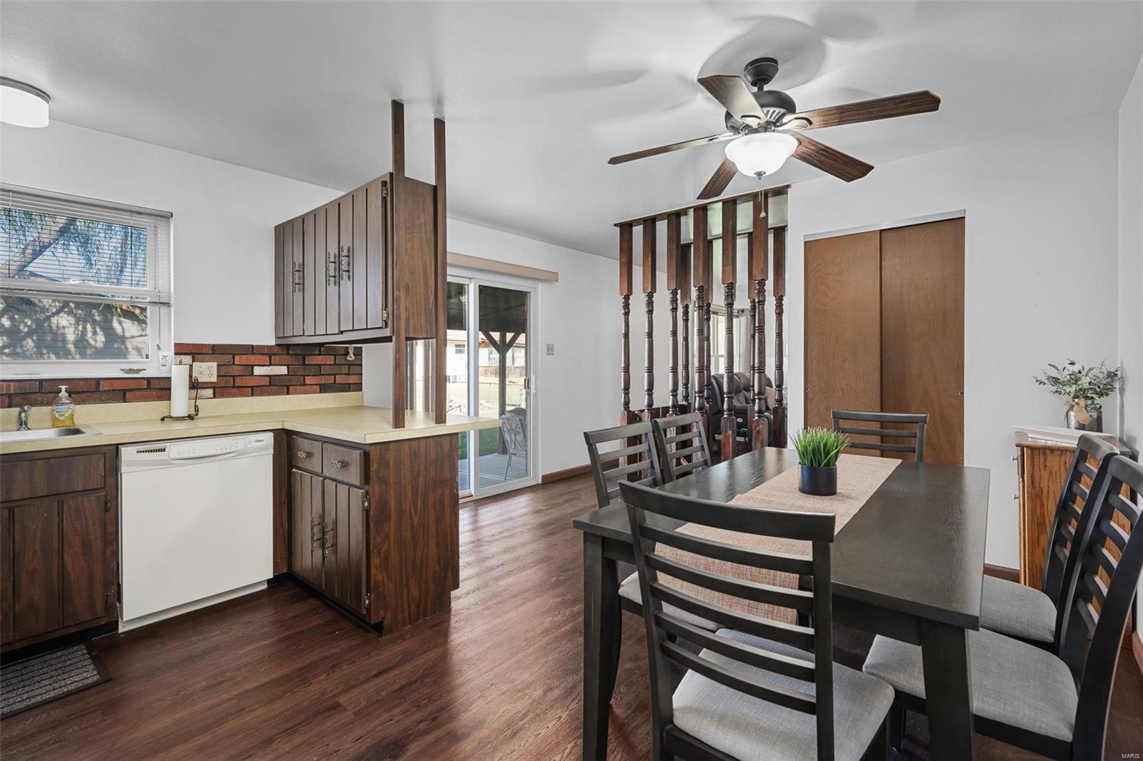 2227 Olde Winery Road St. Louis, MO 63129 - Photo 7 of 39