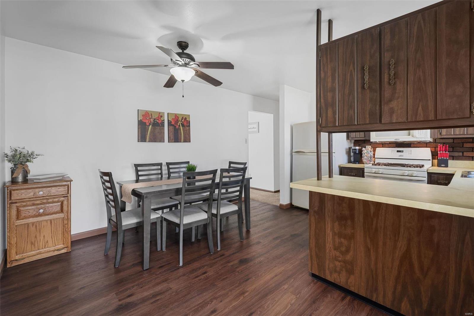 2227 Olde Winery Road St. Louis, MO 63129 - Photo 9 of 39