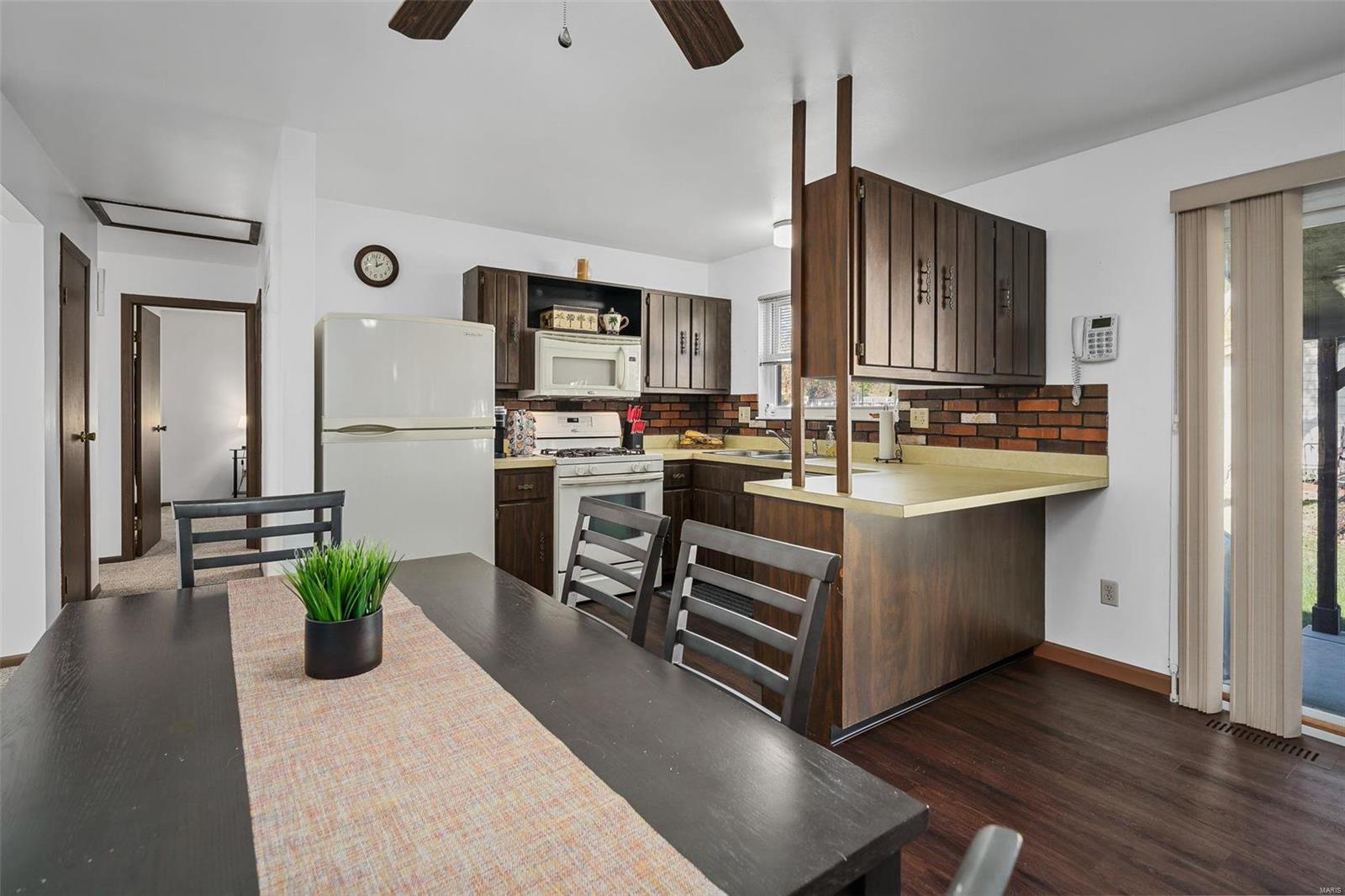 2227 Olde Winery Road St. Louis, MO 63129 - Photo 10 of 39
