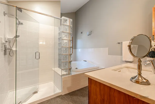 $775,000 | 16373 West Menna Lane, Lincolnshire, IL 60069