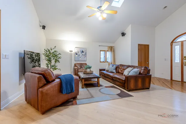 $775,000 | 16373 West Menna Lane, Lincolnshire, IL 60069