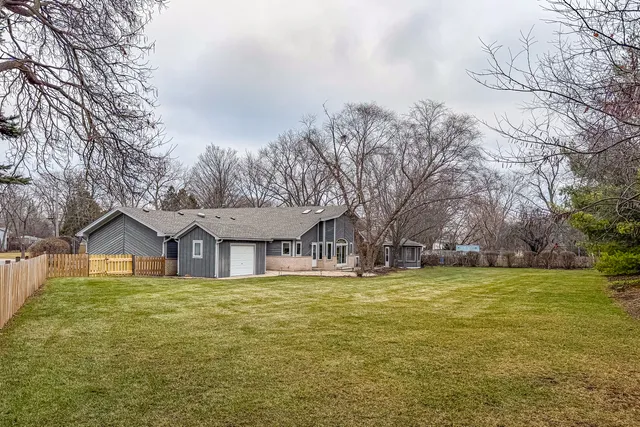 $775,000 | 16373 West Menna Lane, Lincolnshire, IL 60069