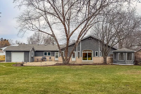 $739,000 | 16373 West Menna Lane, Lincolnshire, IL 60069
