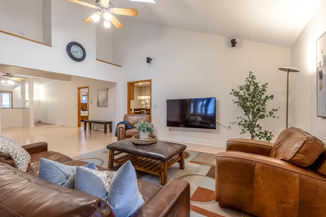 $775,000 | 16373 West Menna Lane, Lincolnshire, IL 60069