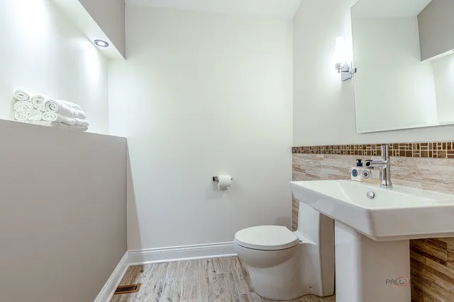 $775,000 | 16373 West Menna Lane, Lincolnshire, IL 60069