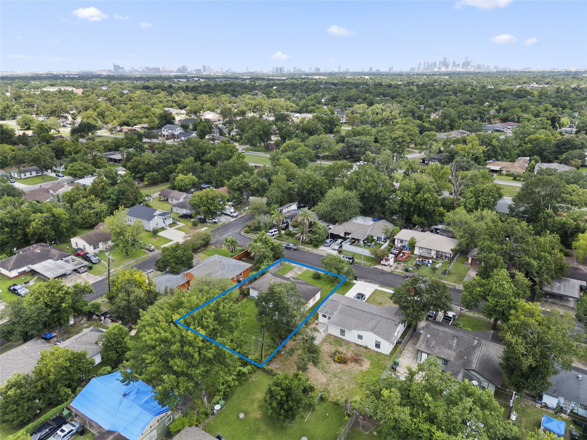 5606 Belarbor Street Houston, TX 77033 - Photo 2 of 5