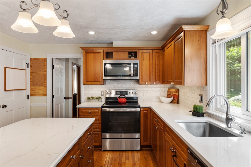 16 Silver Hill Road Acton, MA 01720 - Photo 8 of 42