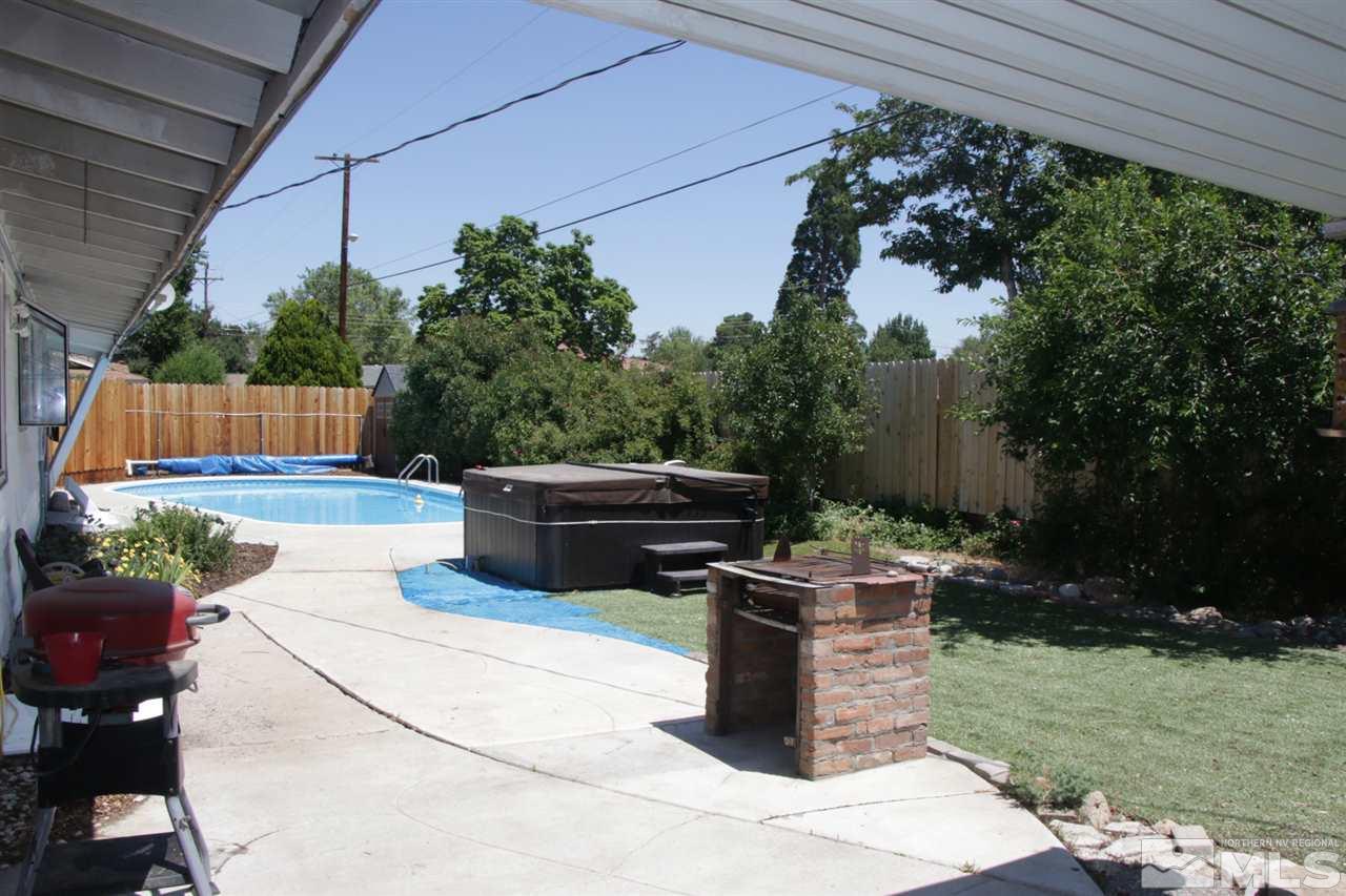 4100 Lakeside Drive Reno, NV 89509 - Photo 5 of 21 a view of a backyard with plants