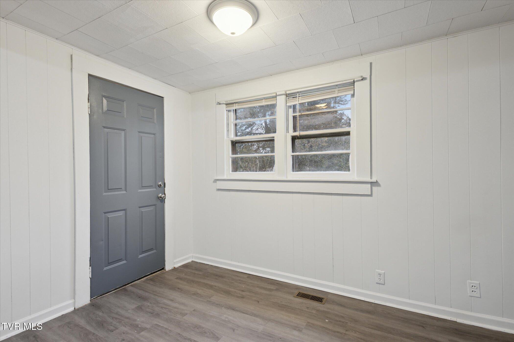 1548 Southside Road Elizabethton, TN 37643 - Photo 13 of 32 13-1548-S-Side-Rd-Elizabethton-TN-37643-