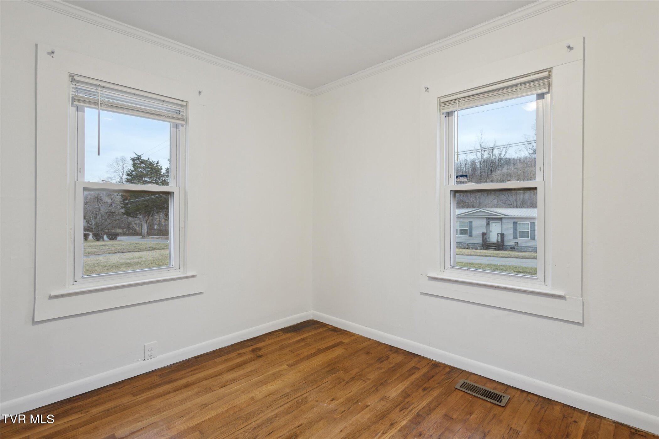 1548 Southside Road Elizabethton, TN 37643 - Photo 17 of 32 17-1548-S-Side-Rd-Elizabethton-TN-37643-