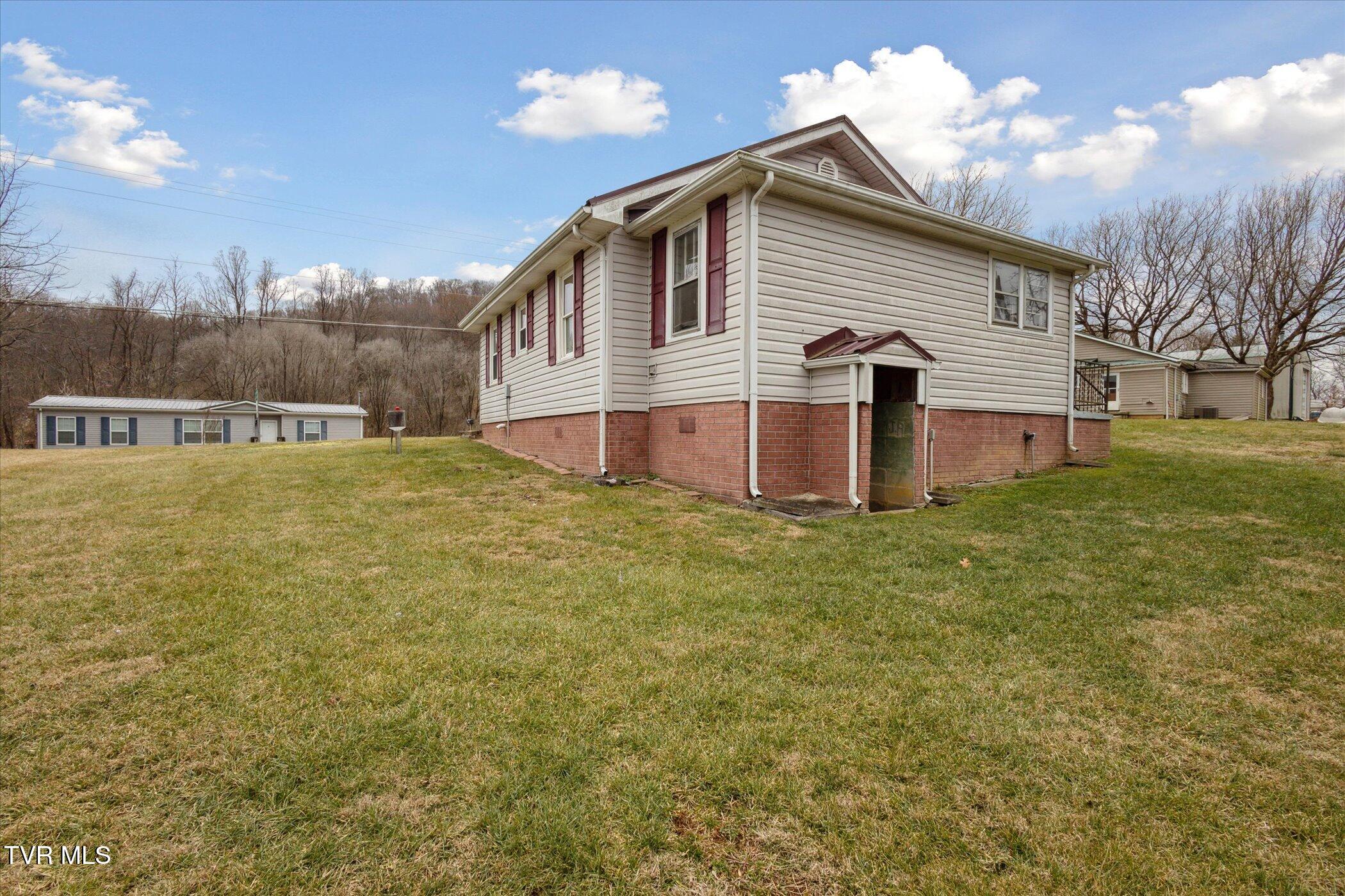 1548 Southside Road Elizabethton, TN 37643 - Photo 24 of 32 24-1548-S-Side-Rd-Elizabethton-TN-37643-