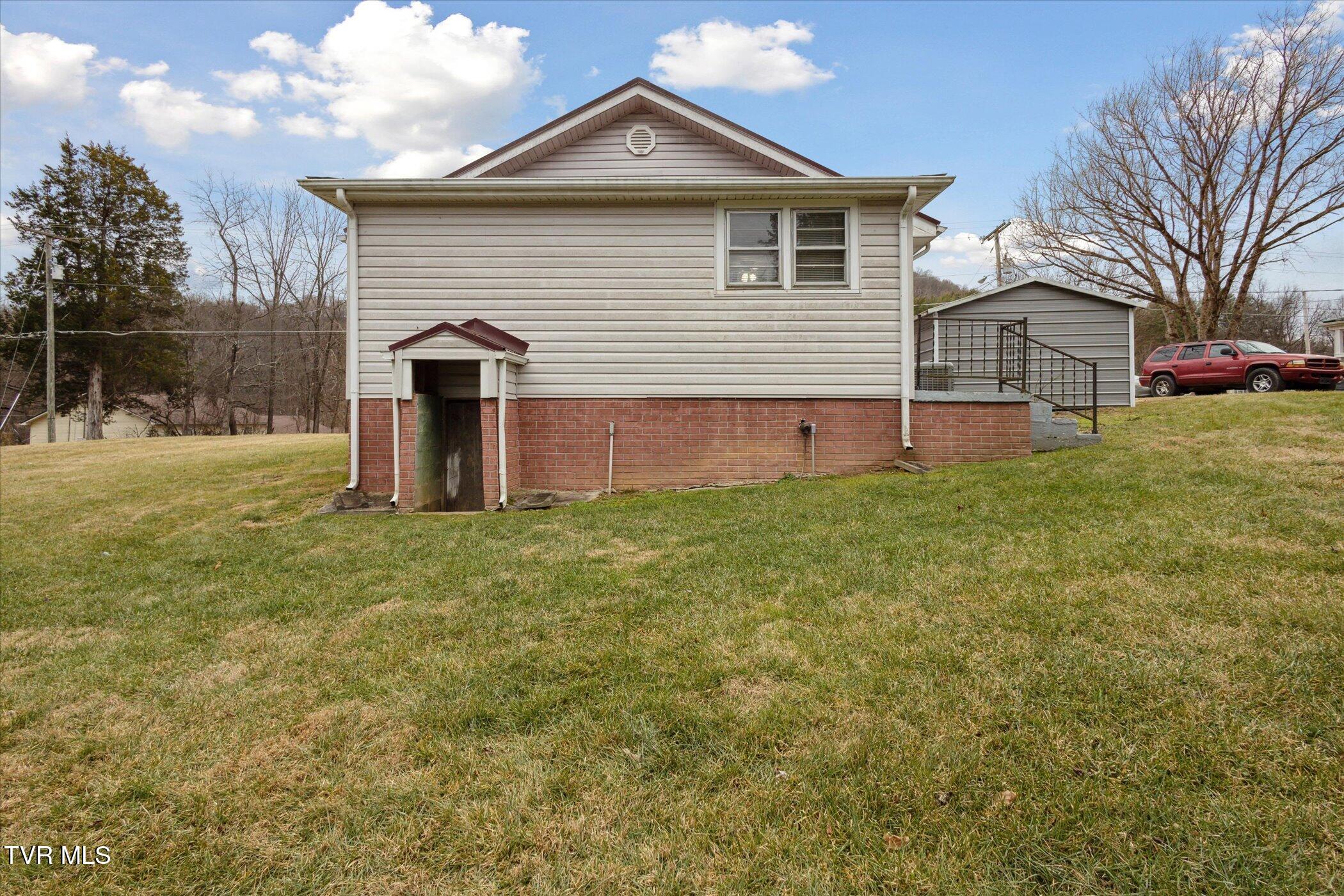 1548 Southside Road Elizabethton, TN 37643 - Photo 25 of 32 25-1548-S-Side-Rd-Elizabethton-TN-37643-