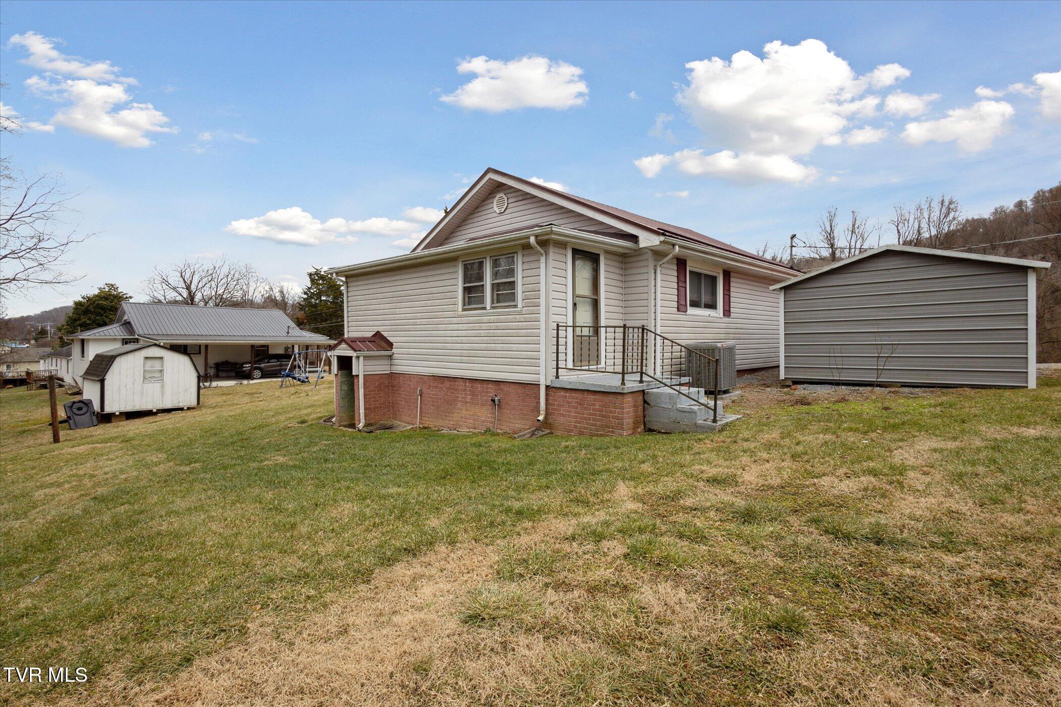 1548 Southside Road Elizabethton, TN 37643 - Photo 26 of 32 26-1548-S-Side-Rd-Elizabethton-TN-37643-