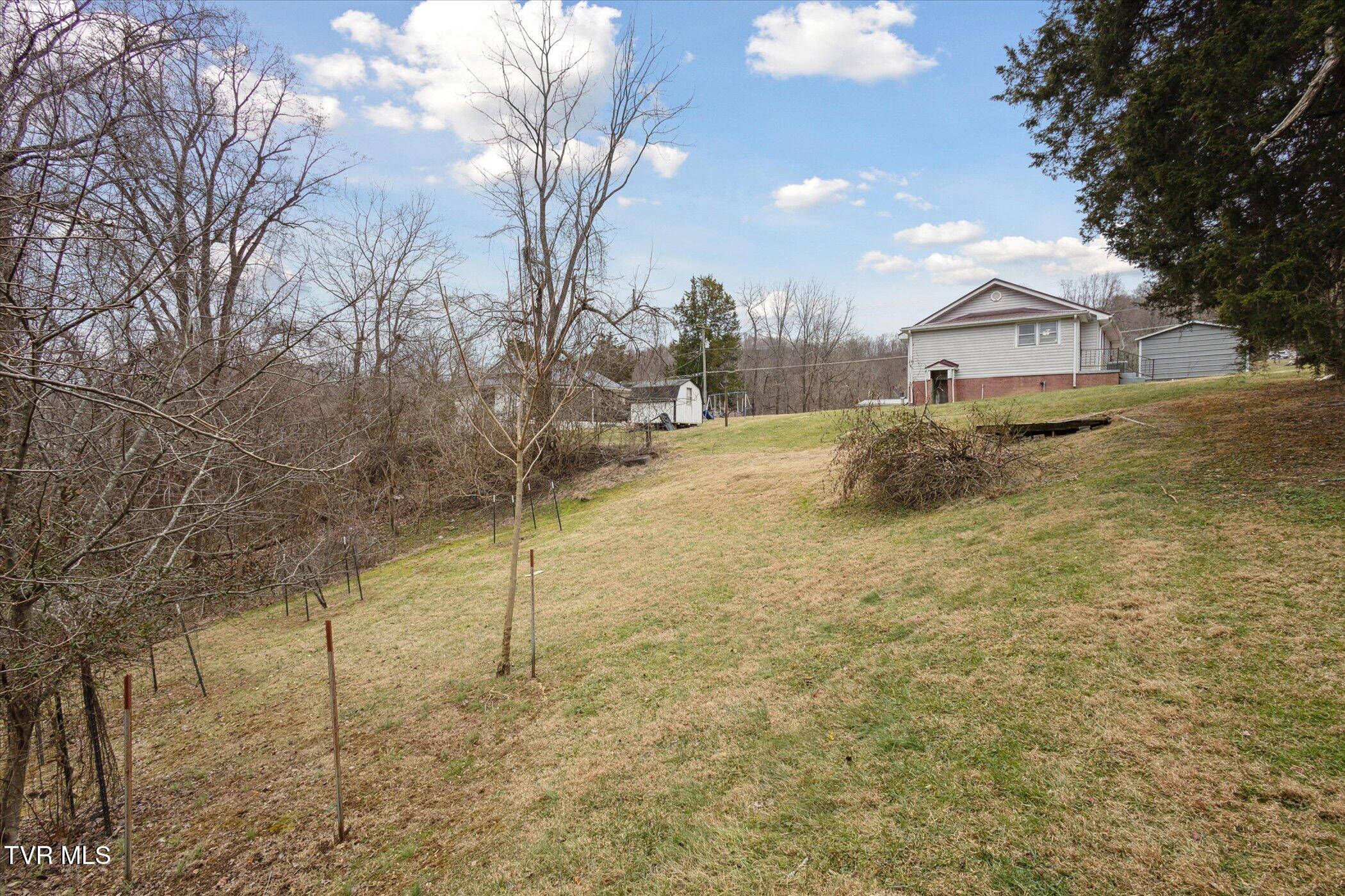 1548 Southside Road Elizabethton, TN 37643 - Photo 27 of 32 27-1548-S-Side-Rd-Elizabethton-TN-37643-