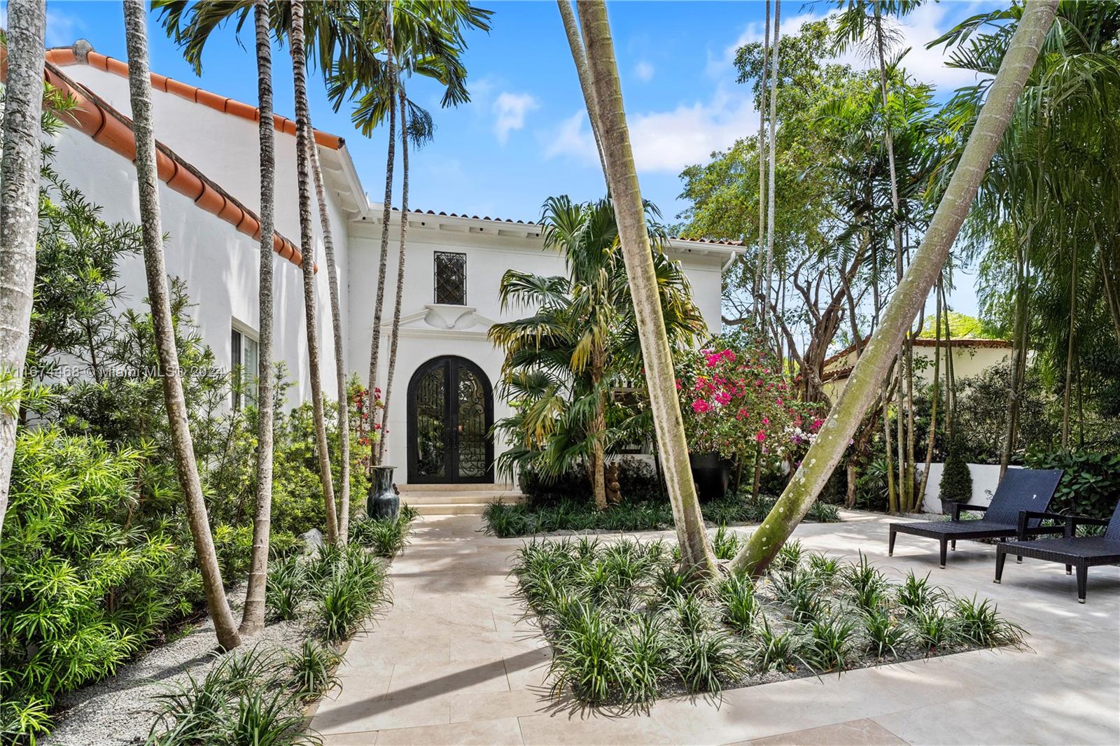 5147 North Bay Road Miami Beach, FL 33140 - Photo 1 of 27 Gallery Image 1