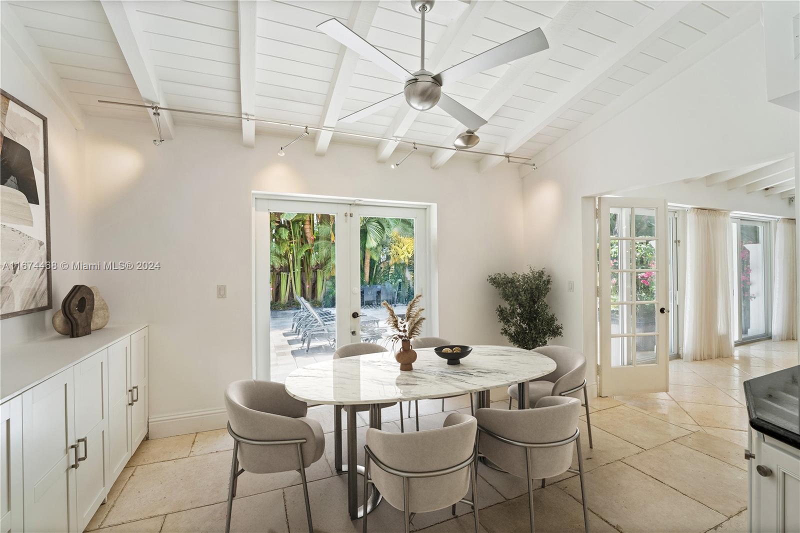 5147 North Bay Road Miami Beach, FL 33140 - Photo 14 of 27 Gallery Image 14