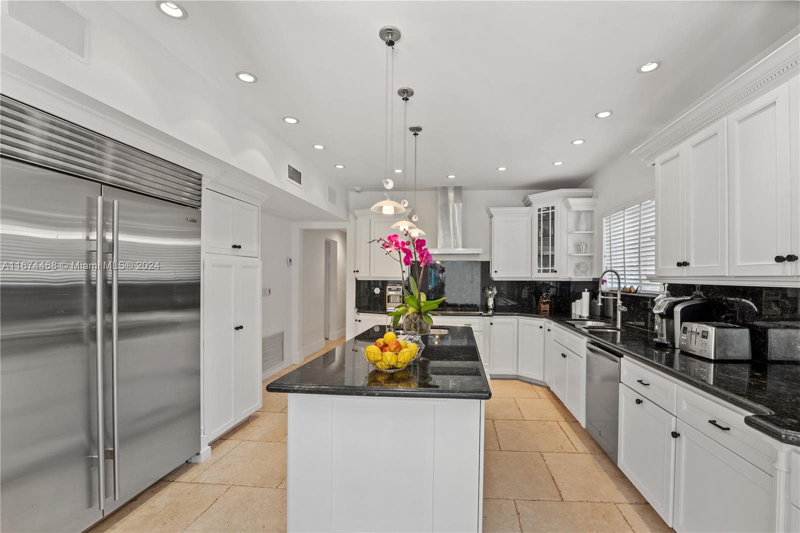 5147 North Bay Road Miami Beach, FL 33140 - Photo 15 of 27 Gallery Image 15