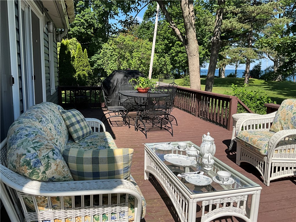 13283 Lakeside Park Road Carlton, NY 14571 - Photo 11 of 15 The rear deck closeup.