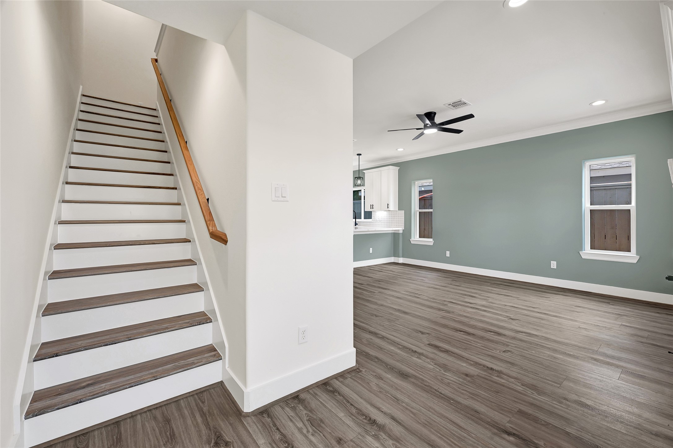 3834 Mt Pleasant Street Houston, TX 77021 - Photo 42 of 50 a view of entryway with wooden floor