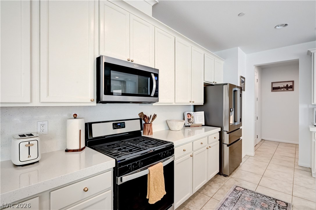 607 Cadence View Way Henderson, NV 89011 - Photo 16 of 61