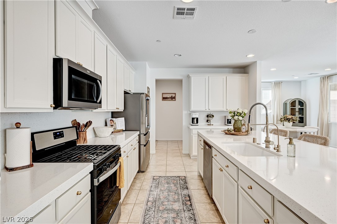 607 Cadence View Way Henderson, NV 89011 - Photo 17 of 61