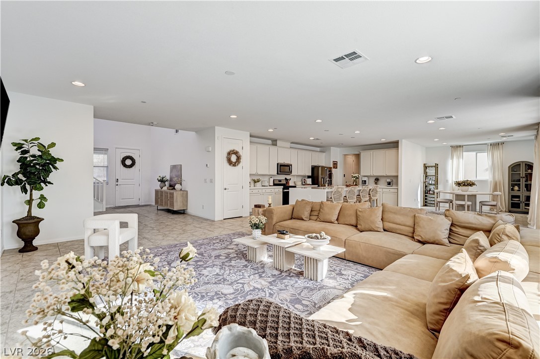 607 Cadence View Way Henderson, NV 89011 - Photo 5 of 61