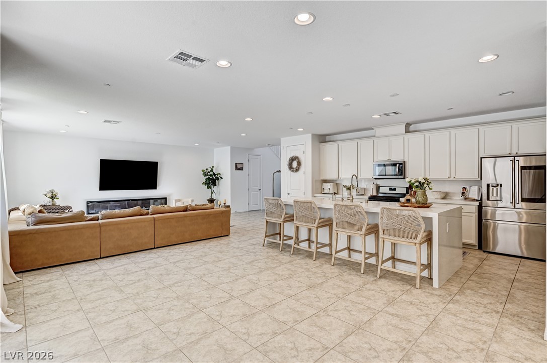 607 Cadence View Way Henderson, NV 89011 - Photo 8 of 61