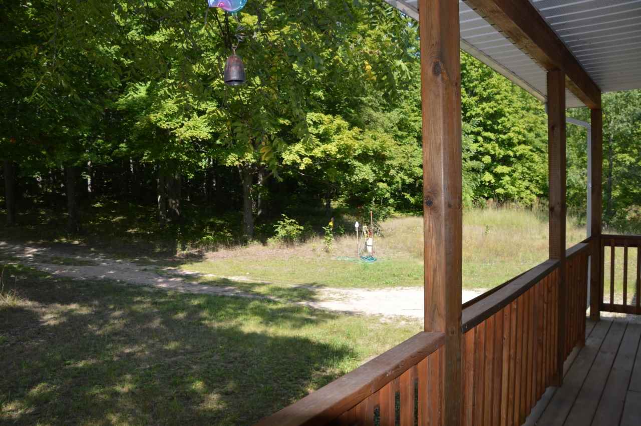 311 South Zimmerman Road Beulah, MI 49617 - Photo 5 of 30 1837839-4.JPG