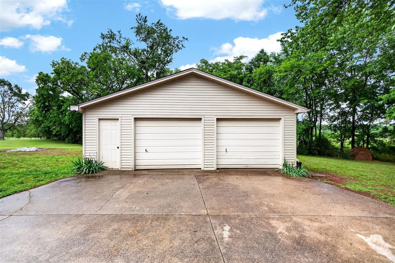2633 Dye Ford Road Alvaton, KY 42122 - Photo 7 of 63 Gallery Image 7