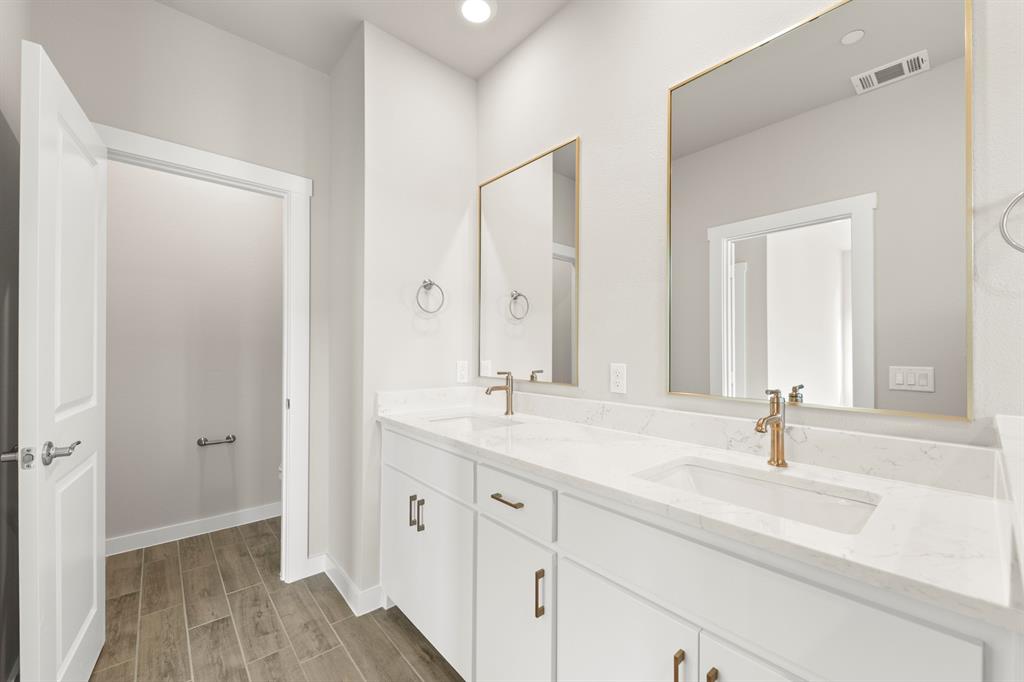 2013 Aldrich Road Celina, TX 75009 - Photo 23 of 28 23. 2013 Aldrich - Bath (2)