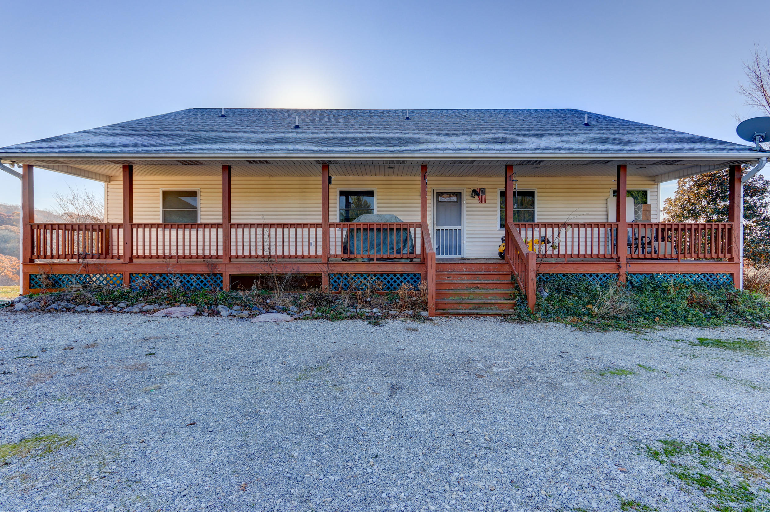 795 Zirkle Road Dandridge, TN 37725 - Photo 2 of 27 Positive Perceptions-4
