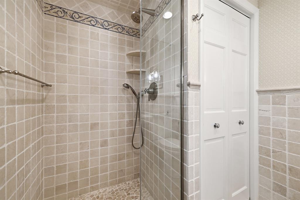 1100 Harvard Road Pittsburgh, PA 15205 - Photo 27 of 46 ensuite bath for bedroom 3