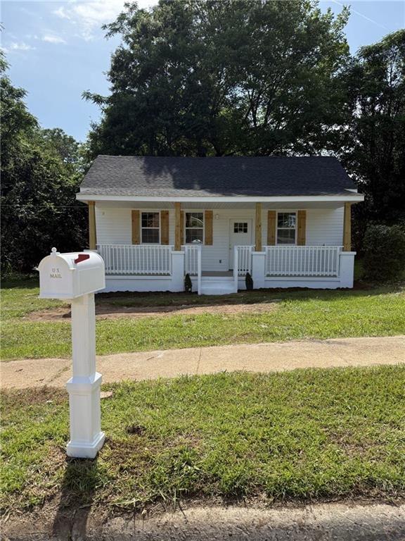1300 Murphy Avenue LaGrange, GA 30240 - Photo 5 of 24 a front view of house with yard and green space