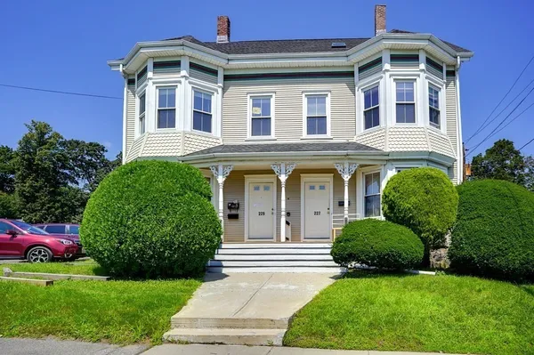 $3,150 | 229 South Street, Unit A, Waltham, MA 02453