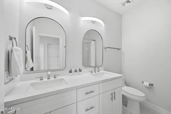 $675,000 | 1572 East Black Diamond Drive, Gilbert, AZ 85296