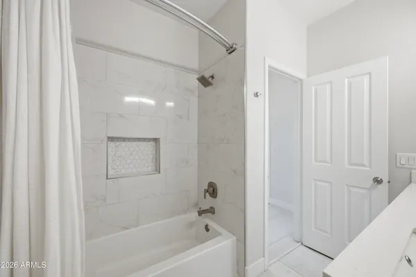 $675,000 | 1572 East Black Diamond Drive, Gilbert, AZ 85296