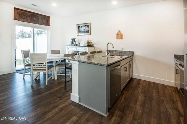 $282,900 | 3568 Bisham Wood Lane, Powell, TN 37849