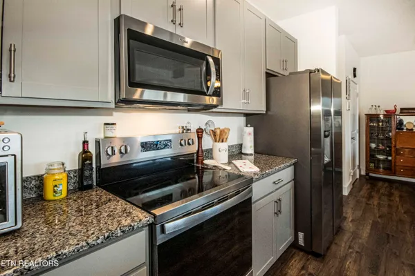 $282,900 | 3568 Bisham Wood Lane, Powell, TN 37849