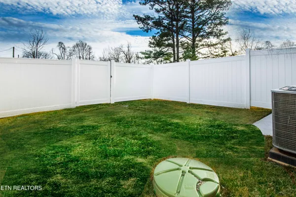 $282,900 | 3568 Bisham Wood Lane, Powell, TN 37849