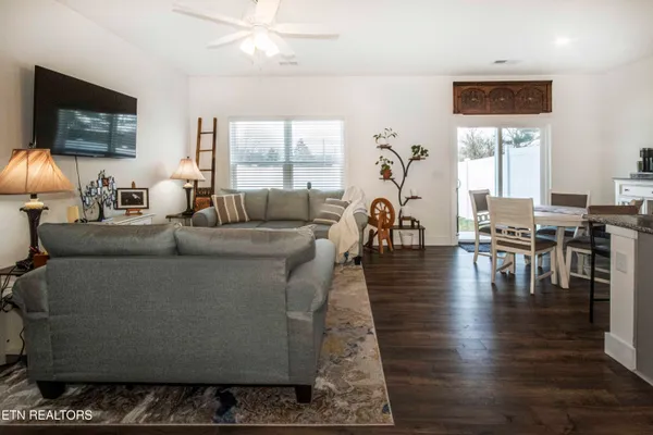 $282,900 | 3568 Bisham Wood Lane, Powell, TN 37849