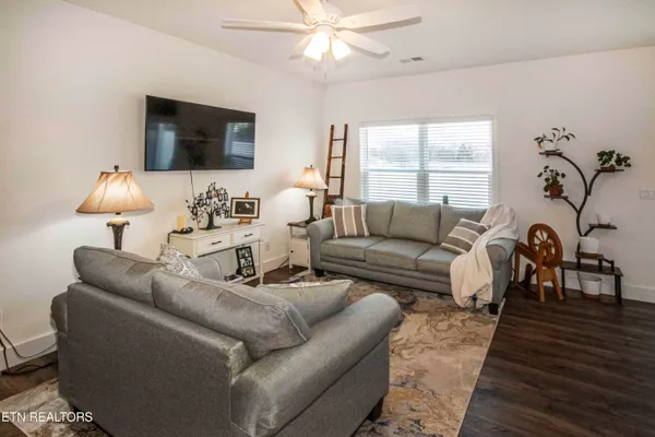 $282,900 | 3568 Bisham Wood Lane, Powell, TN 37849