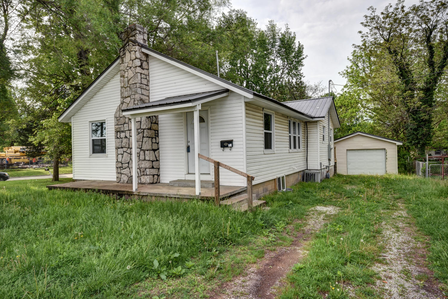 1504 West Division Street Springfield, MO 65802 - Photo 1 of 1 1504 W Division St-1
