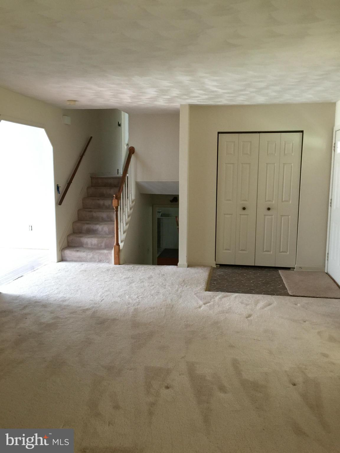 2375 Coon Club Road Westminster, MD 21157 - Photo 15 of 20 Living Room