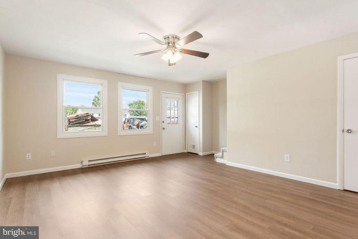 25 Commerce Street New Oxford, PA 17350 - Photo 4 of 23