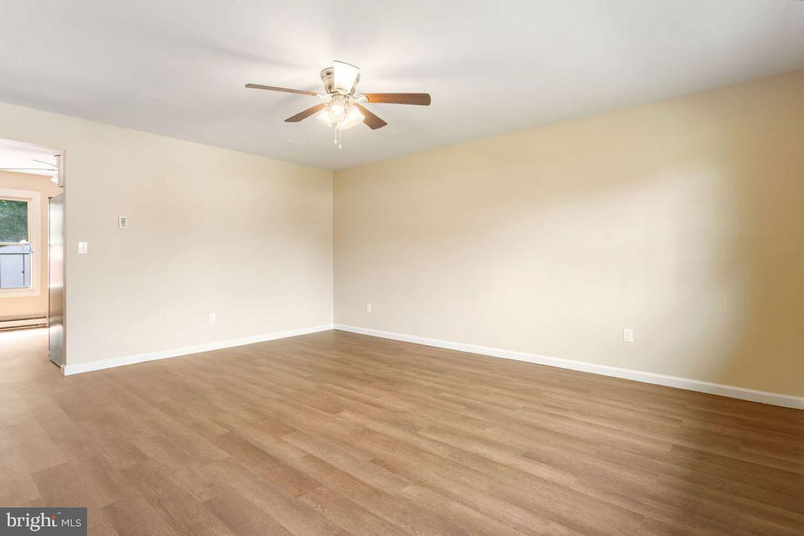 25 Commerce Street New Oxford, PA 17350 - Photo 5 of 23