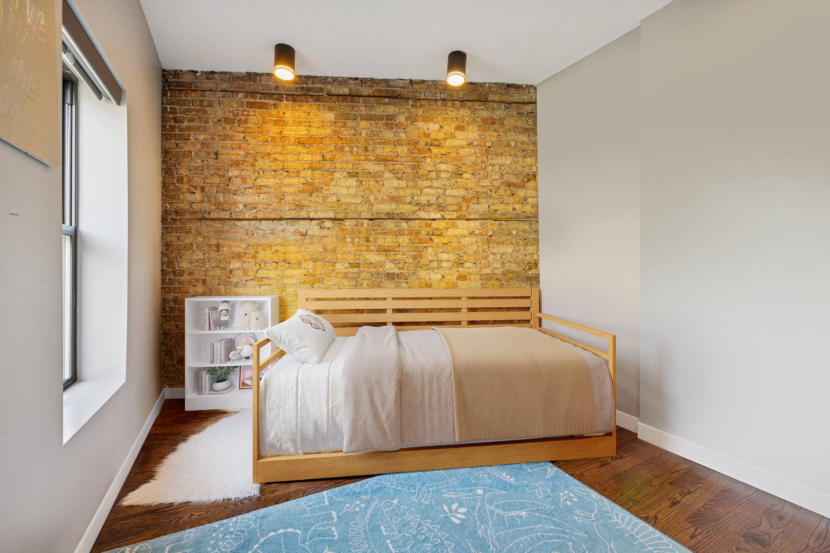 815 West Cuyler Avenue, Unit 3 Chicago, IL 60613 - Photo 13 of 16 a view of front door