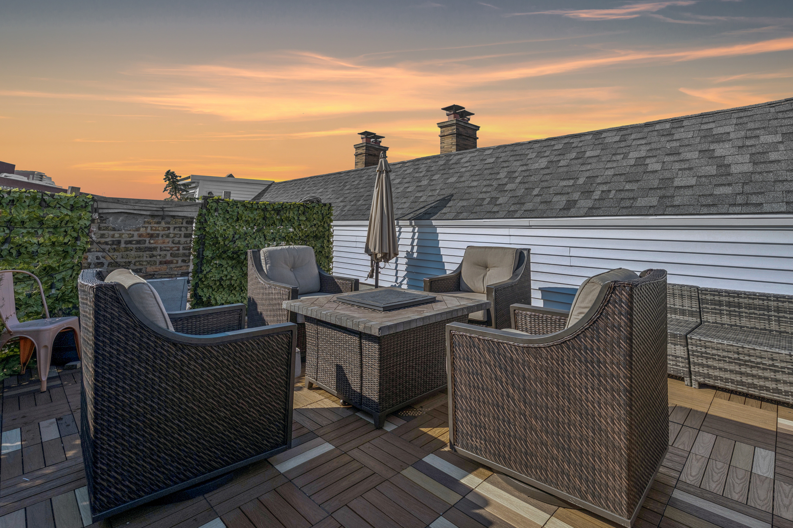 815 West Cuyler Avenue, Unit 3 Chicago, IL 60613 - Photo 15 of 16 a view of a roof deck with furniture