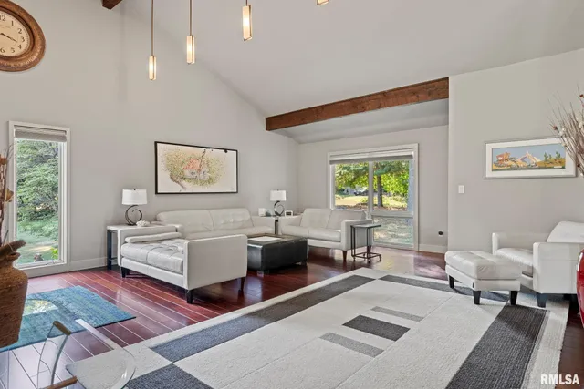 $425,000 | 304 Carobeth Circle, Jacksonville, IL 62650