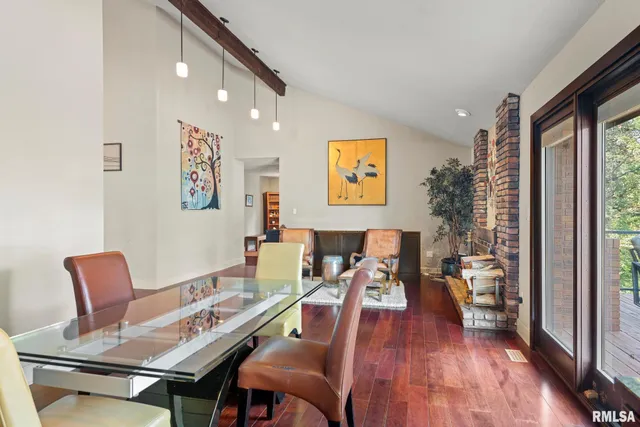 $425,000 | 304 Carobeth Circle, Jacksonville, IL 62650